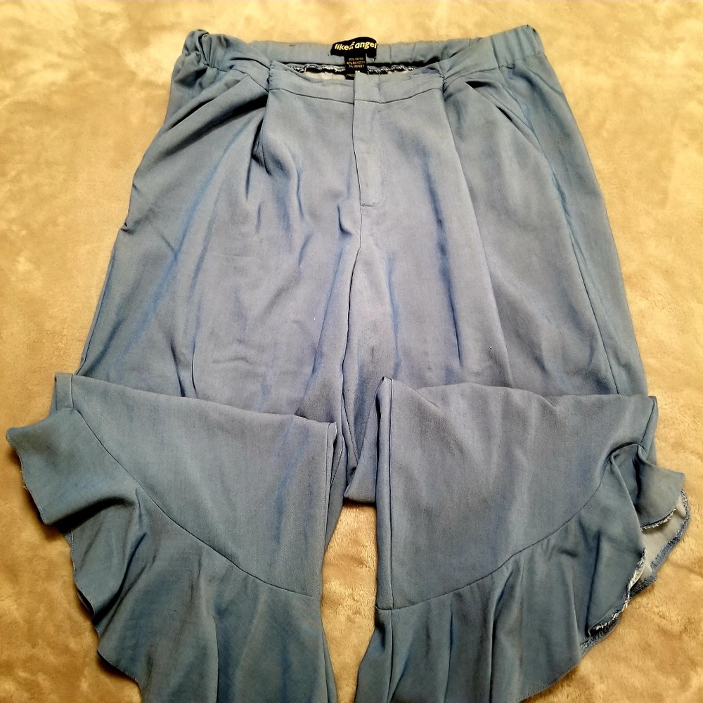 Pants Ruffle Leg - Picture 3 of 4